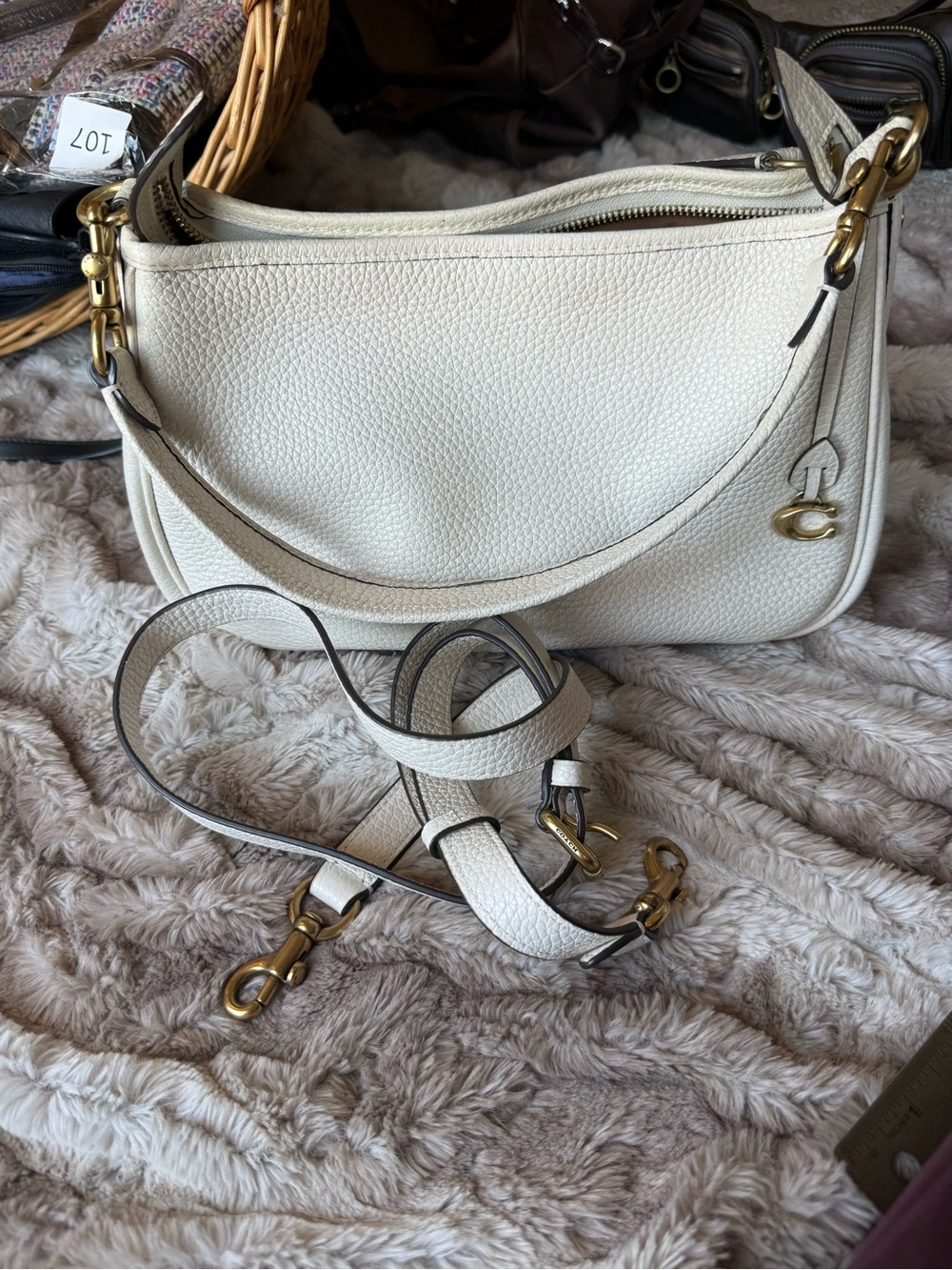 Coach Cream Pebbled Leather Shoulder Bag with Gold Hardware - Picture 7 of 7